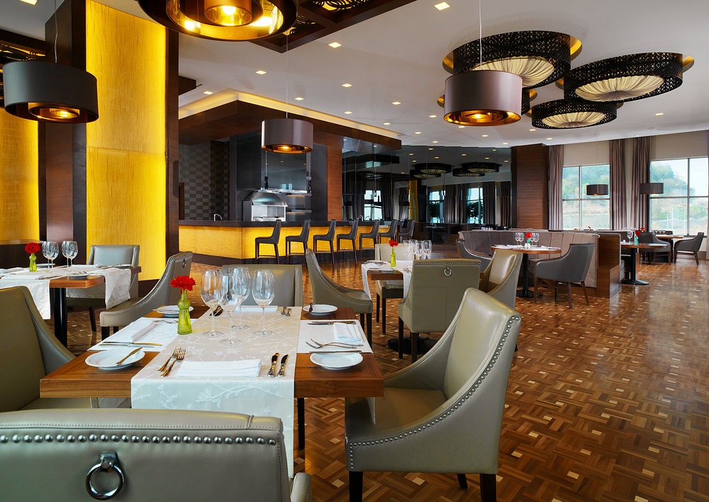 Fora Restaurant