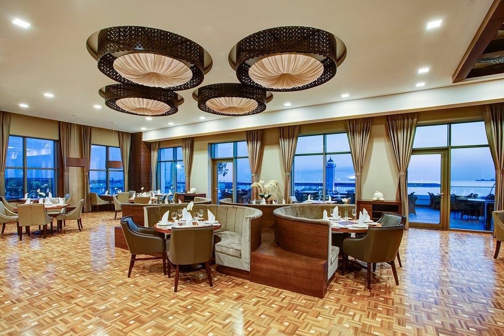 Fora Restaurant