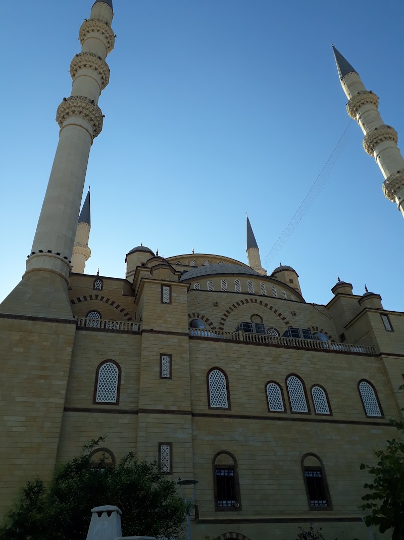 Meşhur Adıyaman Çiğ Köftecisi Ömer Usta