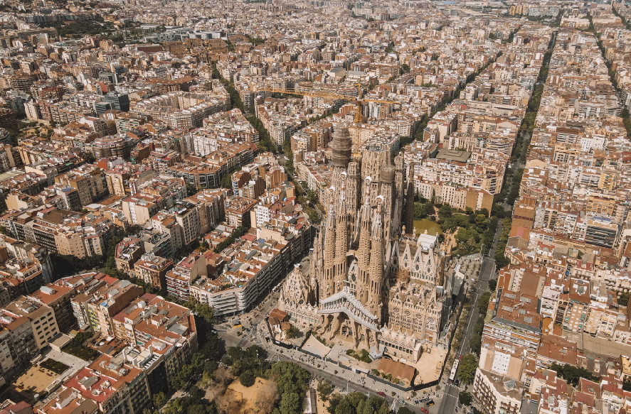 Kutsal Aile Bazilikası: Antoni Gaudí'nin Bitmeyen Şaheseri