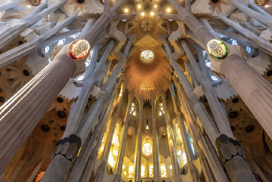 Kutsal Aile Bazilikası: Antoni Gaudí'nin Bitmeyen Şaheseri