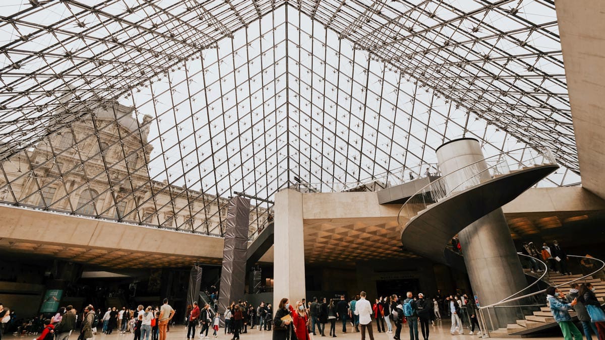 Paris'in İncisi: Louvre Müzesi ve Bilmeniz Gereken Her Şey