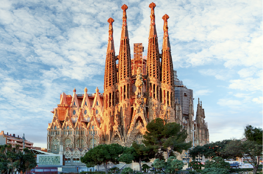 Kutsal Aile Bazilikası: Antoni Gaudí'nin Bitmeyen Şaheseri